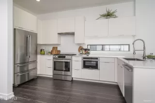 Photo #5: 6339658 Listing