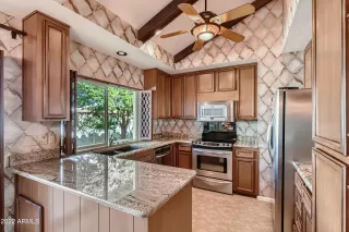 Photo #4: 6339732 Listing