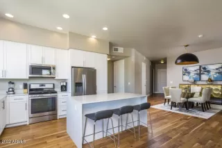 Photo #2: 6339961 Listing