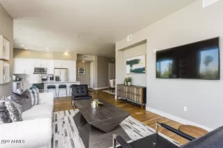 Photo #5: 6339961 Listing