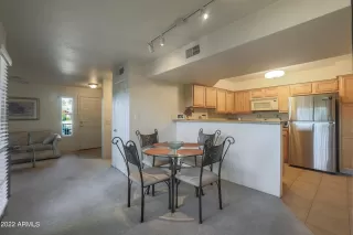 Photo #4: 6340063 Listing