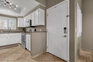 Photo #3: 6340317 Listing