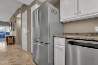 Photo #6: 6340317 Listing