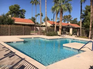 Photo #5: 6340458 Listing