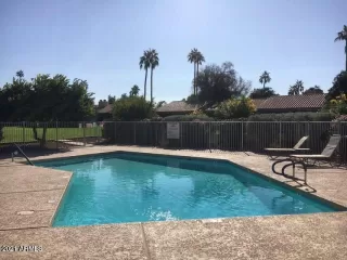 Photo #6: 6340458 Listing