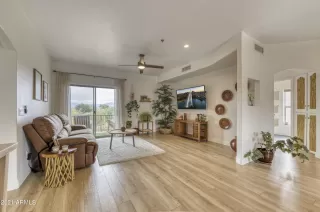 Photo #2: 6340526 Listing 