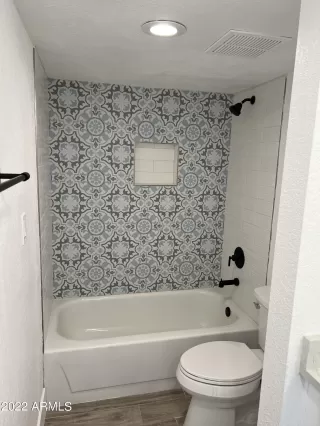 Photo #2: 6340617 Listing