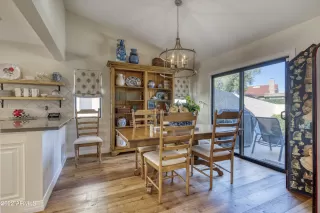 Photo #5: 6340685 Listing