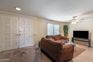 Photo #5: 6340837 Listing