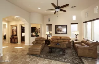 Photo #6: 6341024 Listing