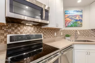 Photo #5: 6341044 Listing 