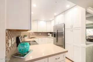 Photo #6: 6341044 Listing 