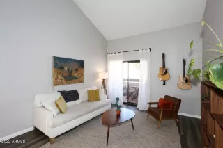 Photo #2: 6341178 Listing 