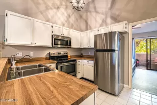 Photo #4: 6341386 Listing