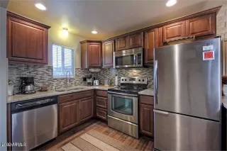 Photo #4: 6341470 Listing