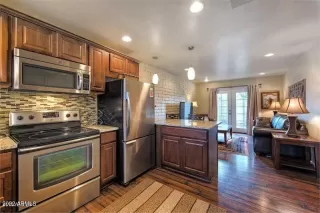 Photo #5: 6341470 Listing