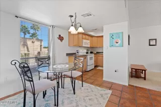 Photo #3: 6341479 Listing