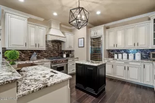 Photo #3: 6341515 Listing