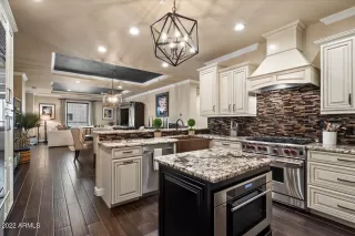 Photo #4: 6341515 Listing