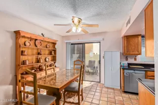 Photo #5: 6341718 Listing