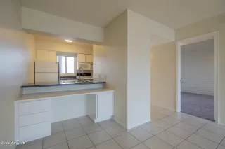 Photo #4: 6341899 Listing