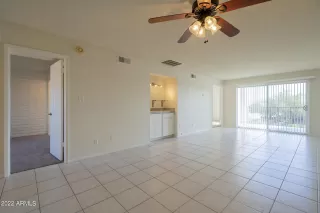 Photo #5: 6341899 Listing