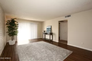 Photo #4: 6342039 Listing 