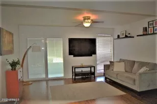 Photo #5: 6342172 Listing