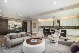 Photo #2: 6342257 Listing