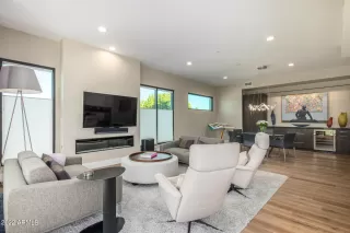 Photo #4: 6342257 Listing