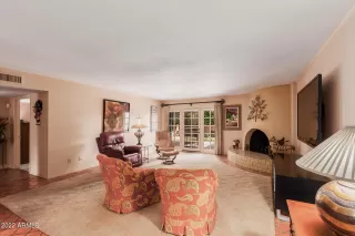 Photo #5: 6342414 Listing