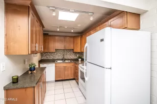 Photo #6: 6343061 Listing