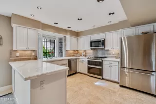 Photo #5: 6343396 Listing 