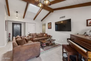 Photo #6: 6343606 Listing