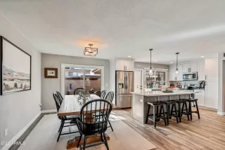 Photo #5: 6343932 Listing