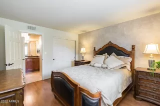 Photo #6: 6343982 Listing