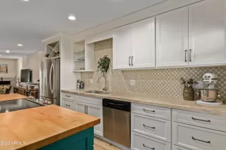 Photo #4: 6344675 Listing