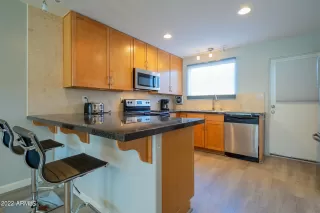 Photo #5: 6344721 Listing