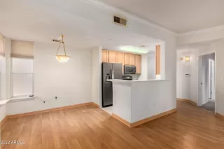 Photo #5: 6344896 Listing