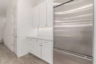 Photo #5: 6345125 Listing