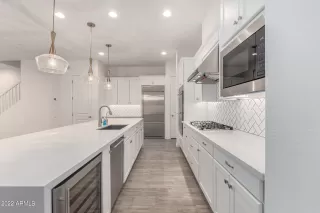 Photo #6: 6345125 Listing