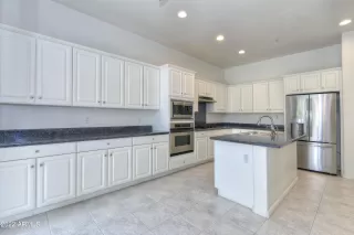 Photo #4: 6345247 Listing