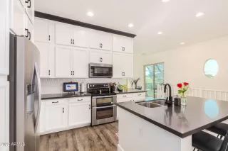 Photo #6: 6345456 Listing