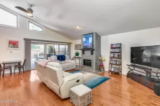 Photo #5: 6345985 Listing