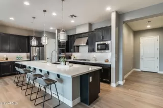 Photo #6: 6346575 Listing