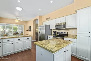 Photo #6: 6347187 Listing