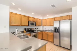 Photo #5: 6347716 Listing