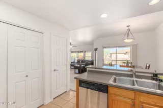 Photo #6: 6347716 Listing