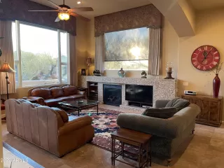 Photo #6: 6347872 Listing