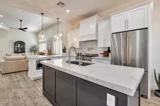 Photo #2: 6348212 Listing